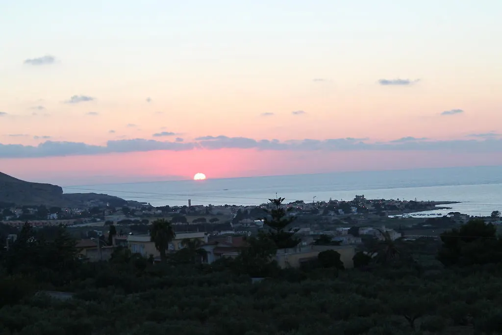 Casale Belvedere vista mare Valderice Bed & Breakfast